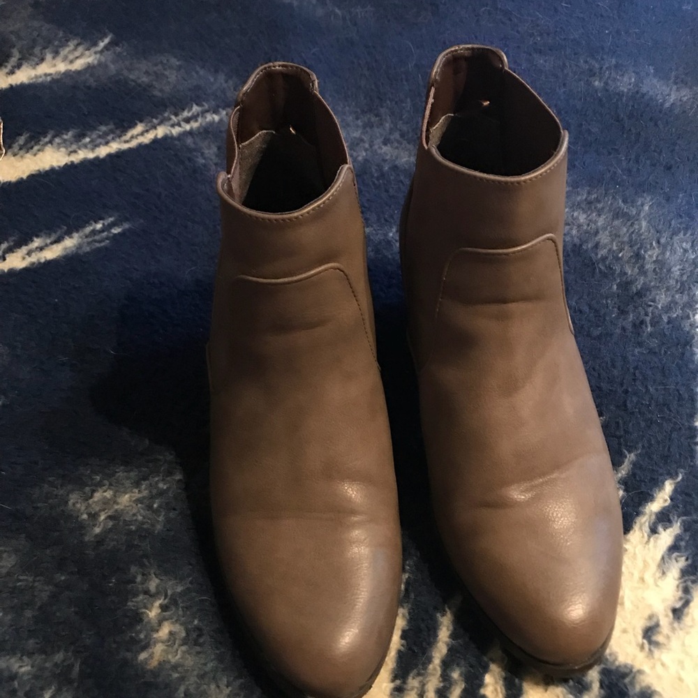 Brown booties - Picture 3 of 3